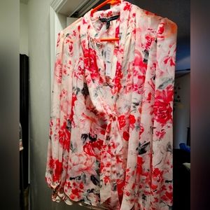 White House Black Market Floral Print Blouse, Size 6, pink Floral print